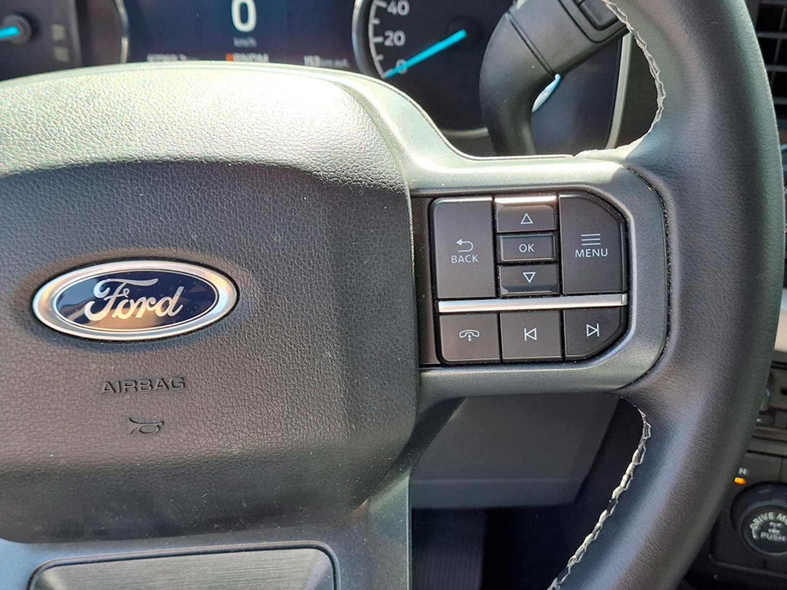FORD F-150 5.0 XLT 2024 - Imagen 16 de 20