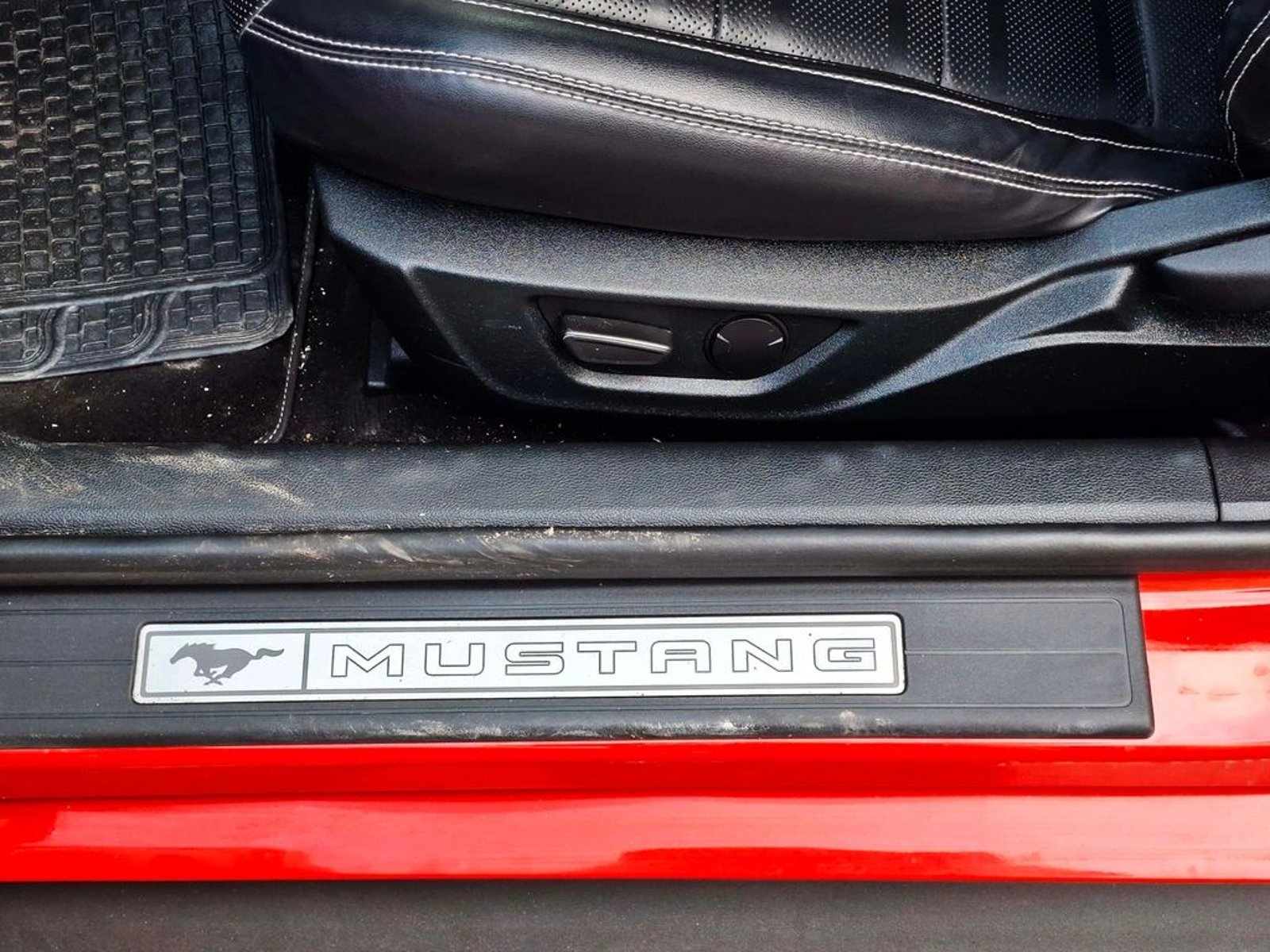 Ford MUSTANG COUPE 5.0 AUT 2023 - Imagen 18 de 20