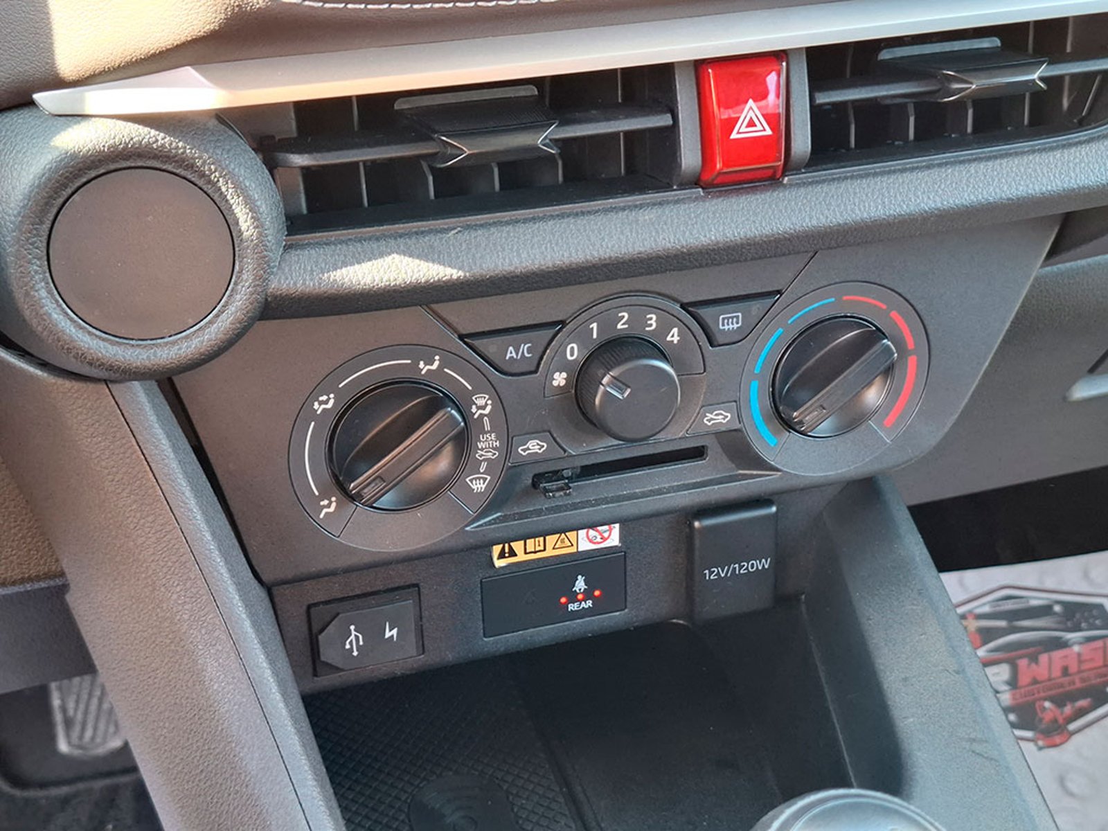 TOYOTA YARIS 1.5 XLI C 2023 - Imagen 18 de 20