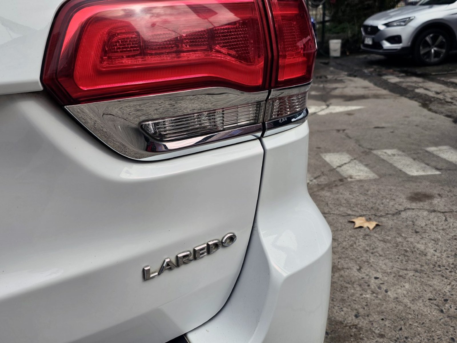 Jeep GRAND CHEROKEE LAREDO 3.6 2018 - Imagen 7 de 20