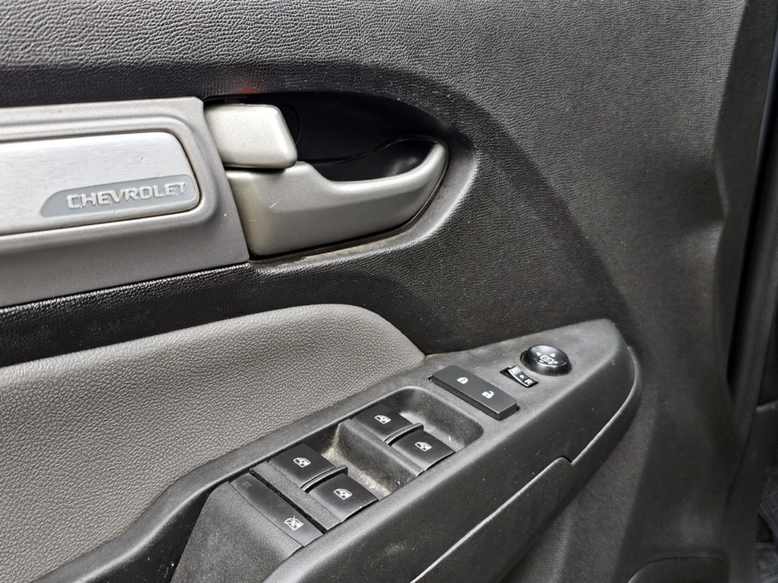 Chevrolet COLORADO DCAB 4X4 2.8 AT 2023 - Imagen 11 de 20