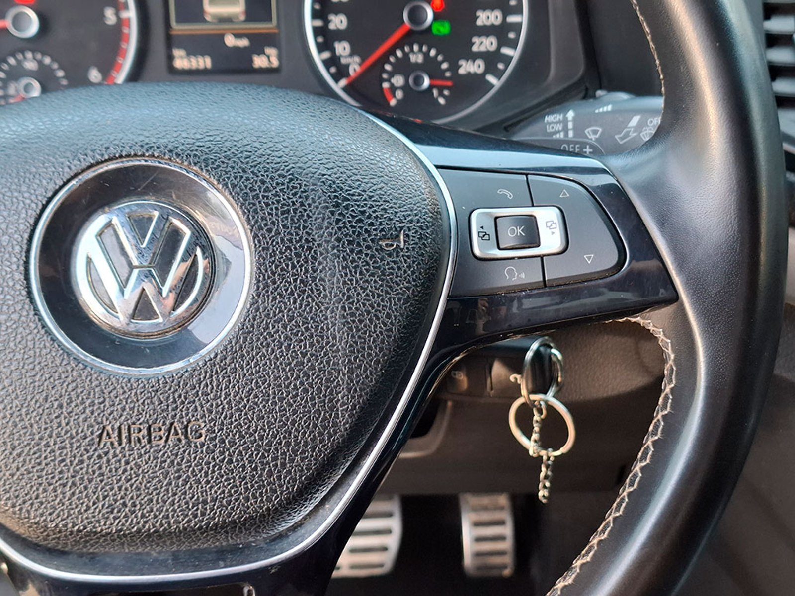 VOLKSWAGEN AMAROK 4X4 3.0 AUT 2021 - Imagen 15 de 20