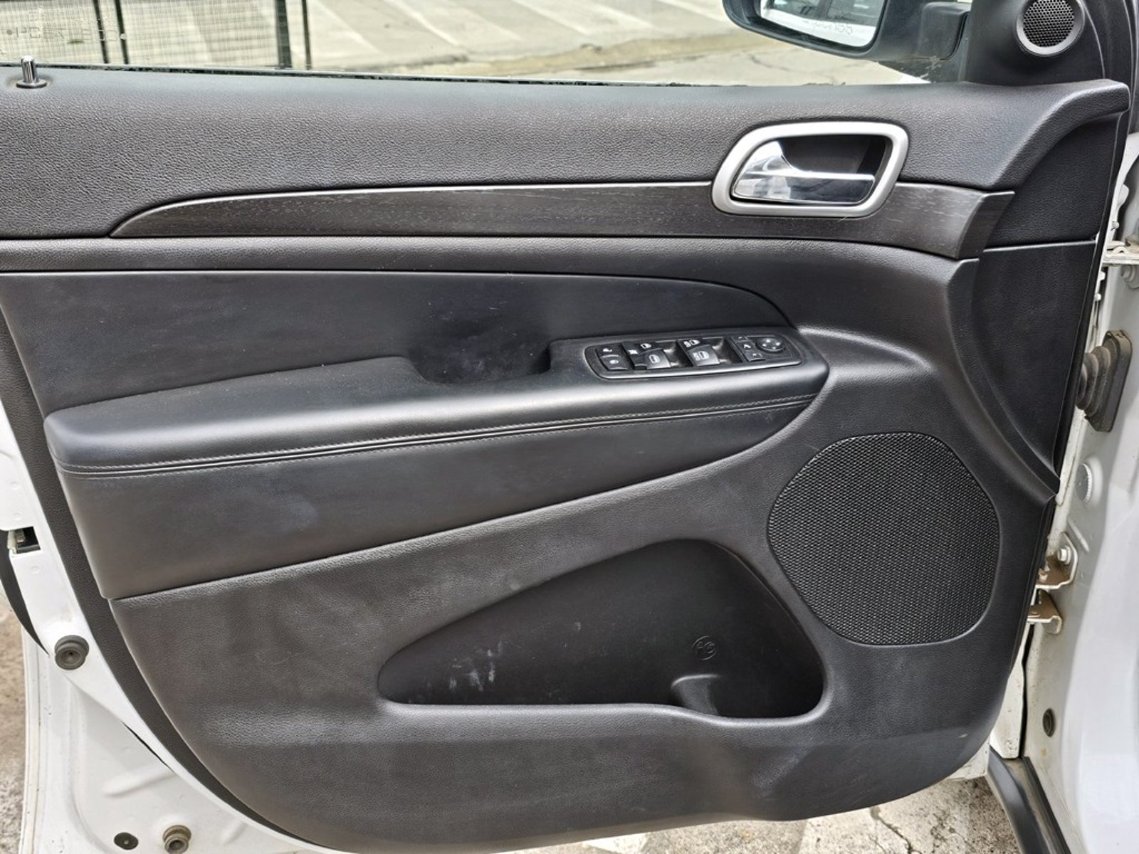 Jeep GRAND CHEROKEE LAREDO 3.6 2018 - Imagen 9 de 20