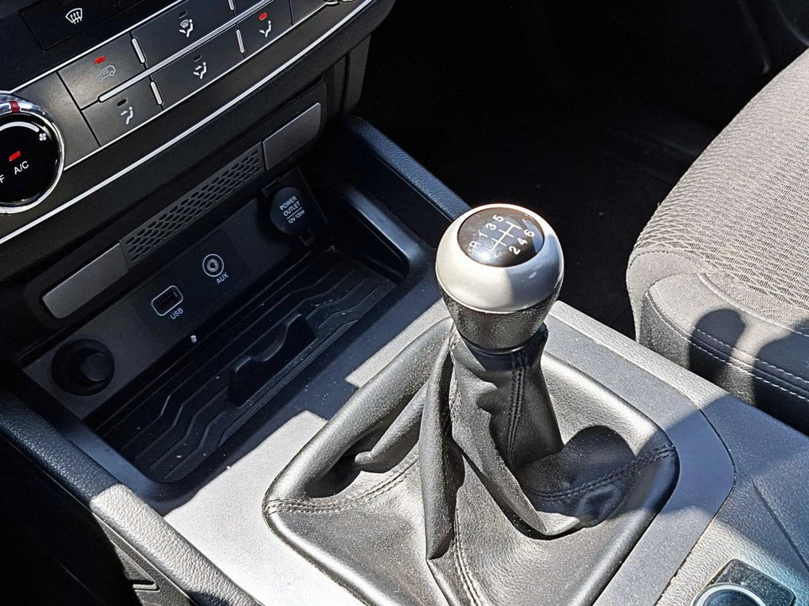 SSANGYONG GRAND MUSSO 2.2 GRAND 4WD MT 2021 - Imagen 15 de 15