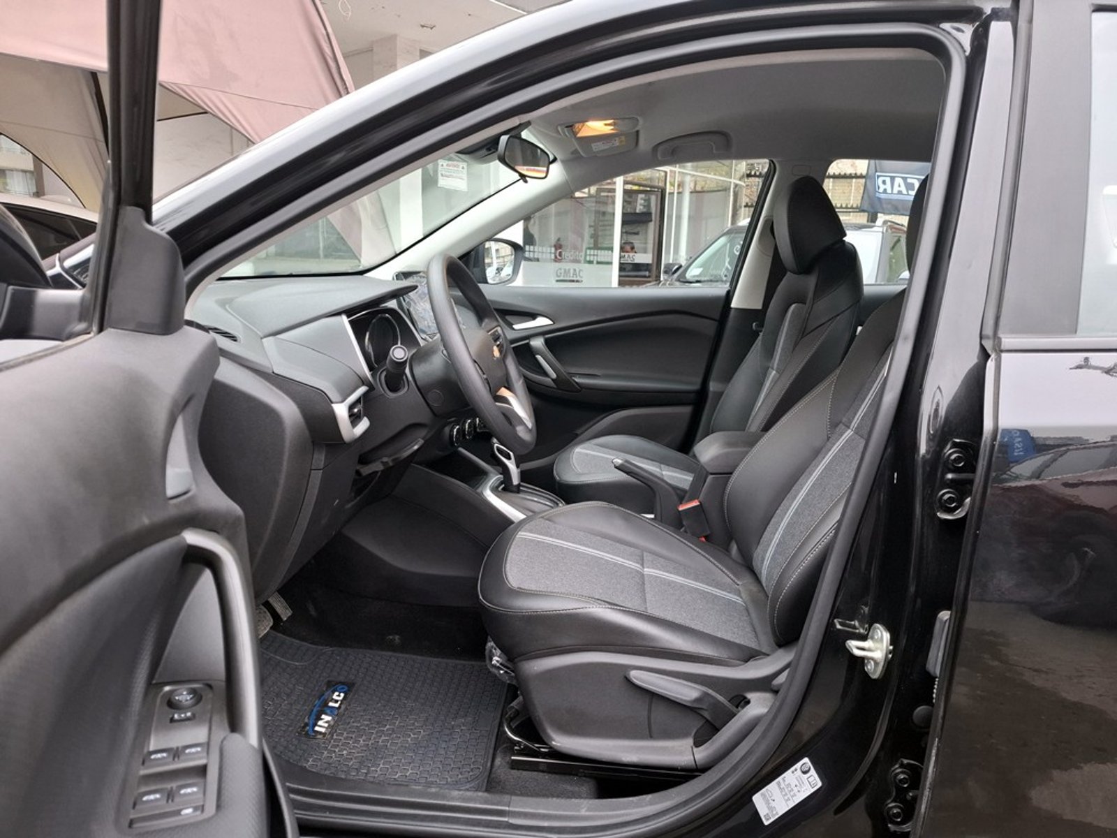CHEVROLET TRACKER 1.2T LTZ 2025 - Imagen 11 de 20