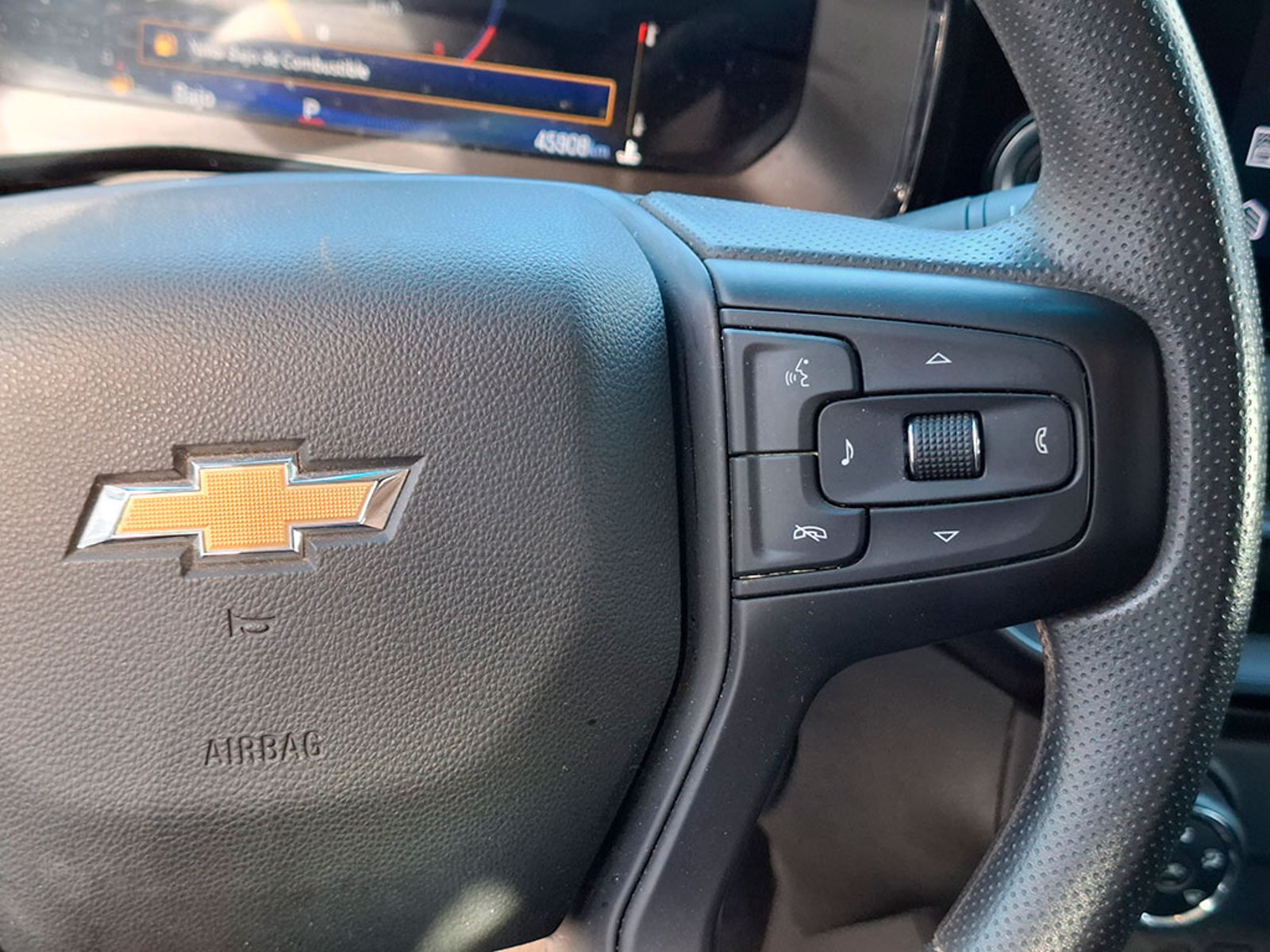 CHEVROLET COLORADO 2.8 WT 4WD 2025 - Imagen 15 de 20