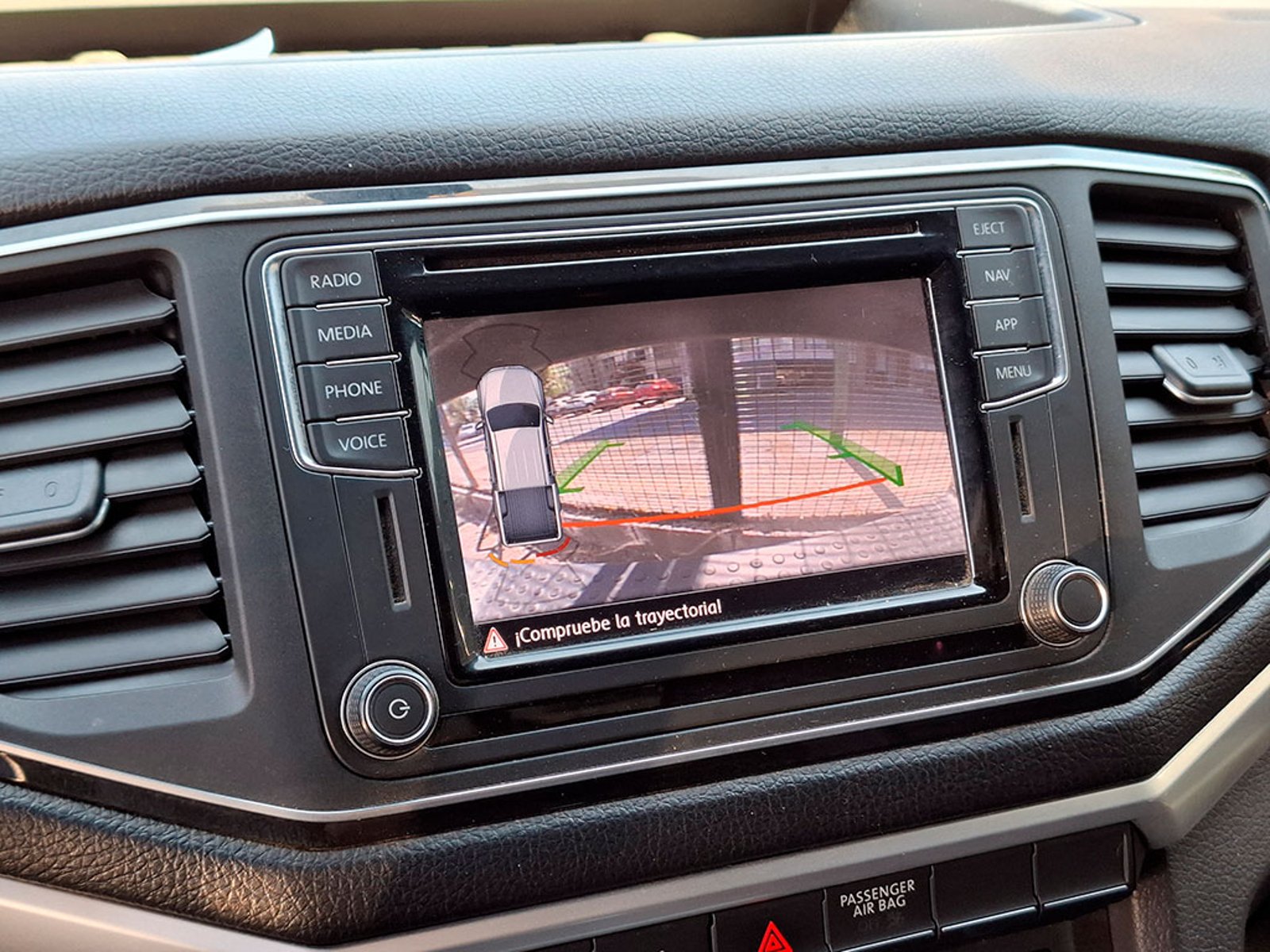 VOLKSWAGEN AMAROK 4X4 3.0 AUT 2021 - Imagen 18 de 20