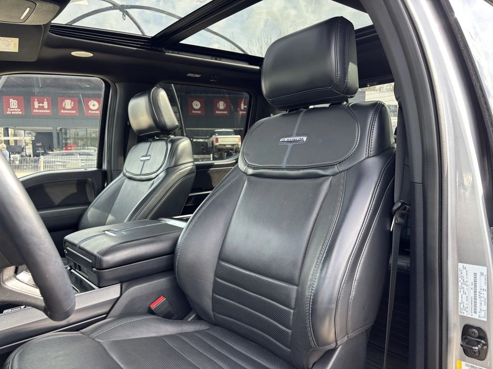 Ford F-150 PLATINUM 2025 - Imagen 15 de 20