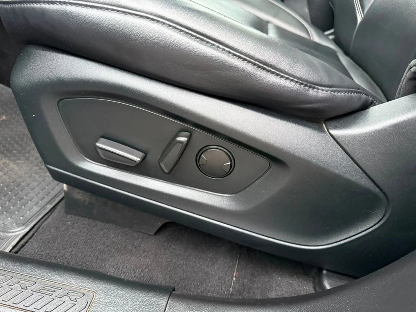 Ford EXPLORER XLT 2.3 2023 - Imagen 15 de 20