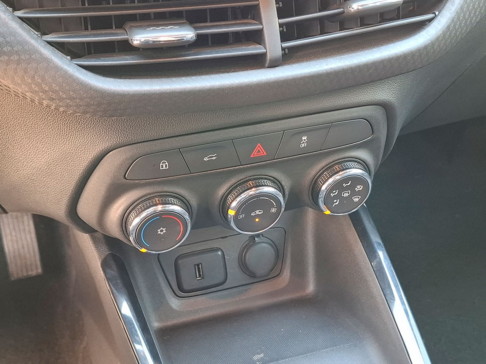 CHEVROLET ONIX 1.0 2024 - Imagen 19 de 20