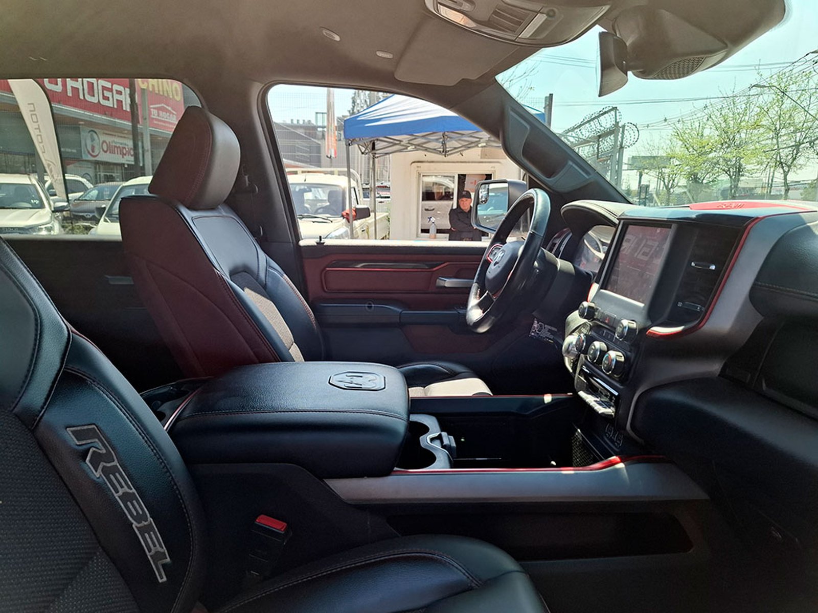 RAM 1500 REBEL CREW DCAB 4X4 5.7 AUT 2023 - Imagen 14 de 20