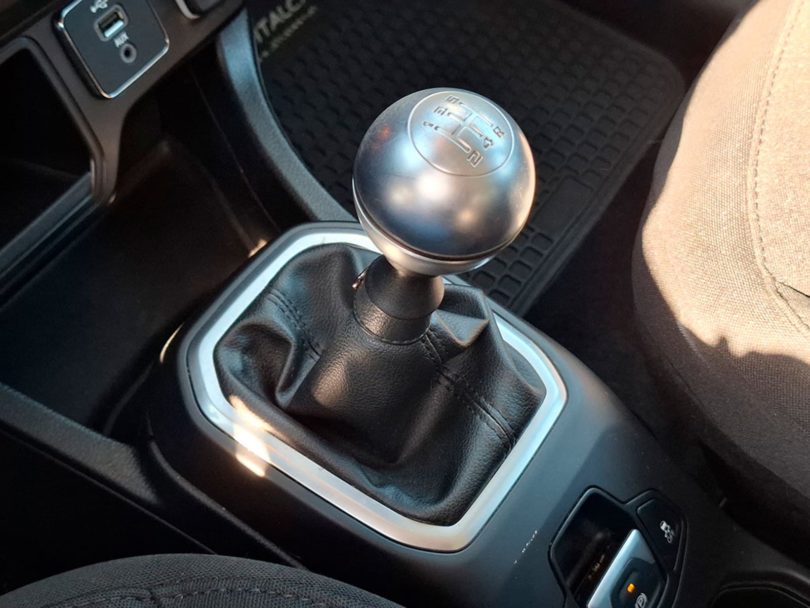 Jeep RENEGADE 1.8 SPORT LX 2023 - Imagen 20 de 20