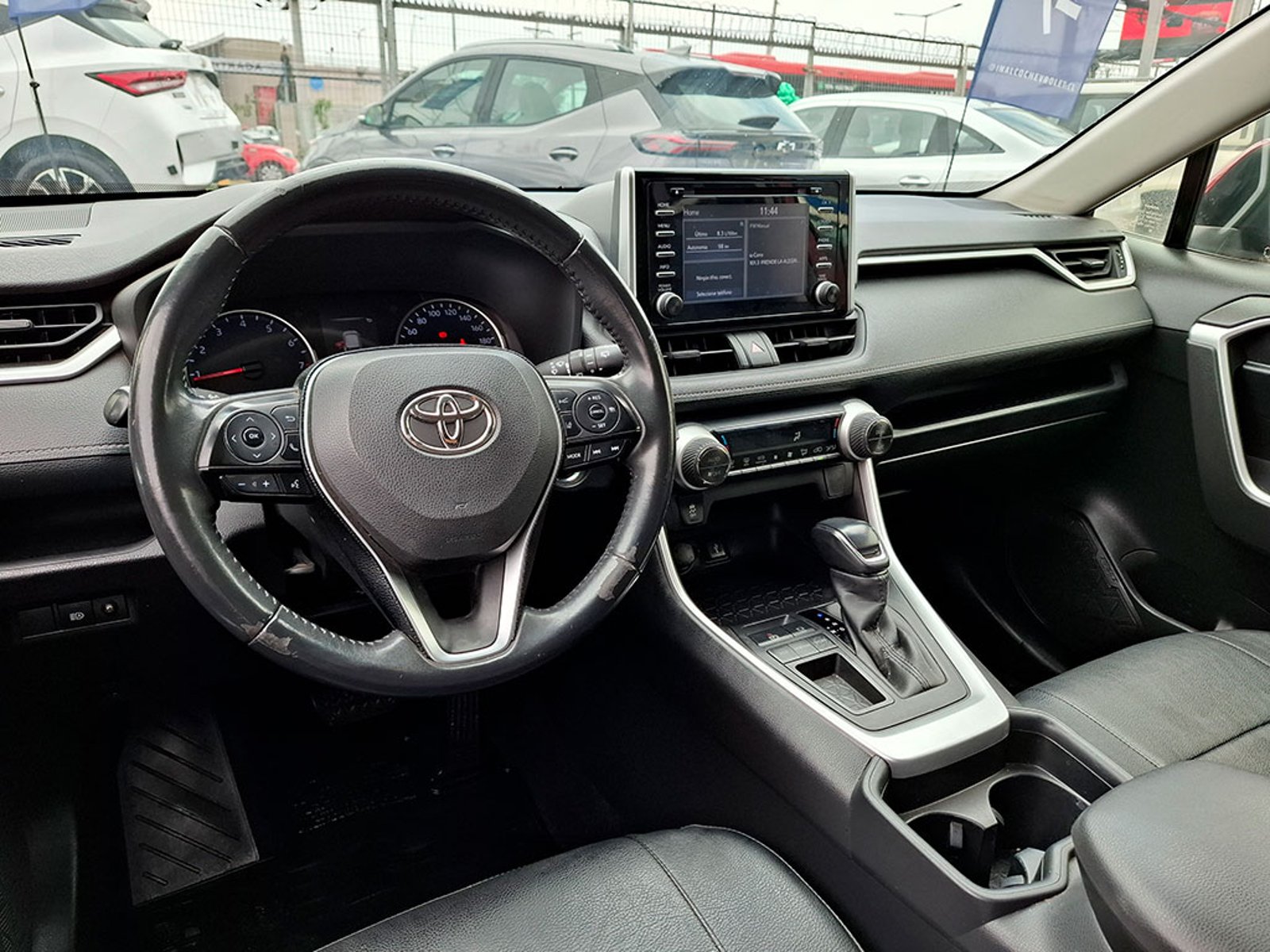 TOYOTA RAV4 2.0 XLE 2021 - Imagen 12 de 20