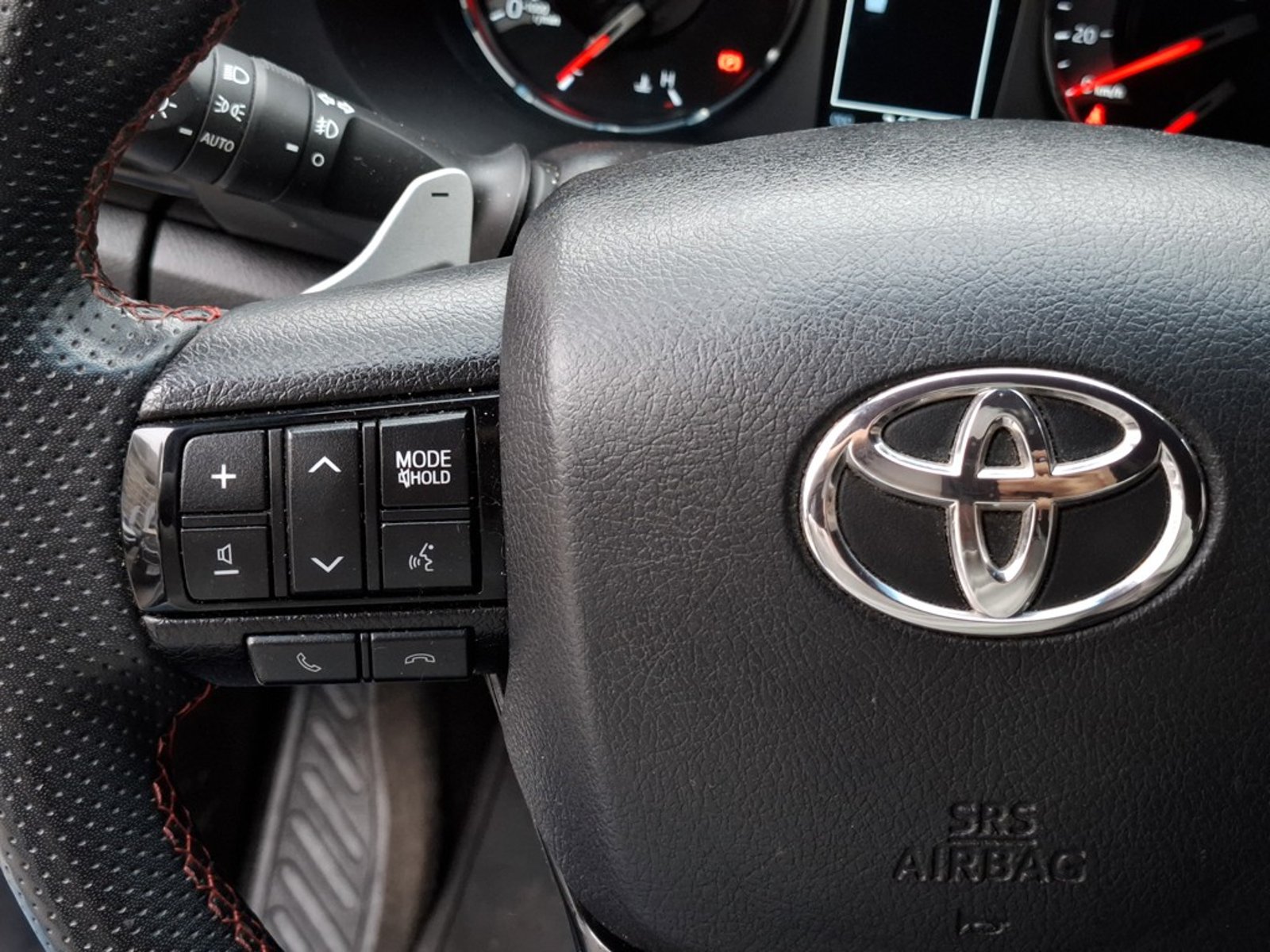 TOYOTA HILUX 2.8 GR-S SRV 2024 - Imagen 17 de 20