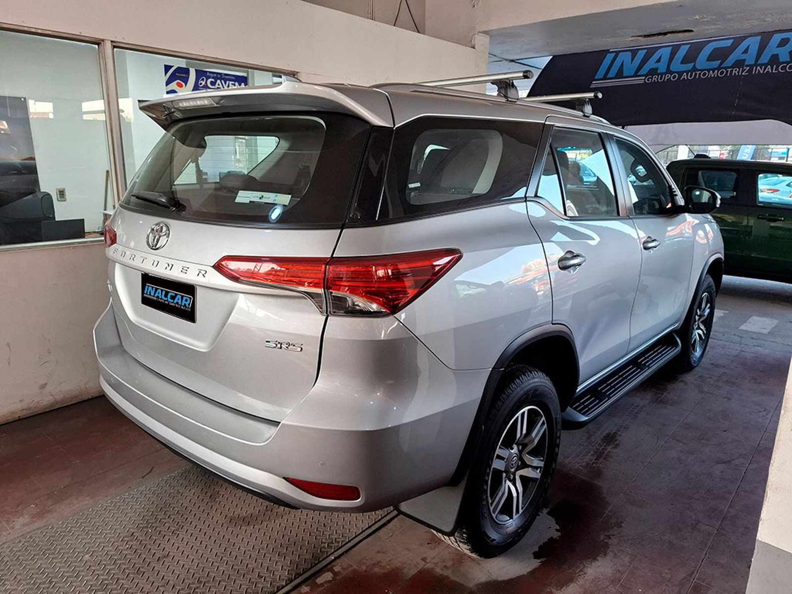 TOYOTA FORTUNER 2.7 SR5 2023 - Imagen 9 de 20