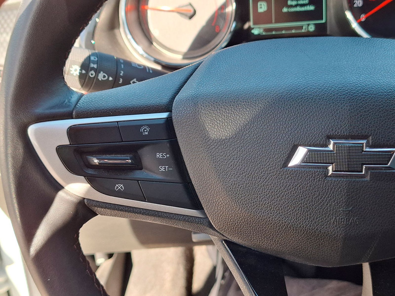 CHEVROLET ONIX 1.0 2024 - Imagen 14 de 20