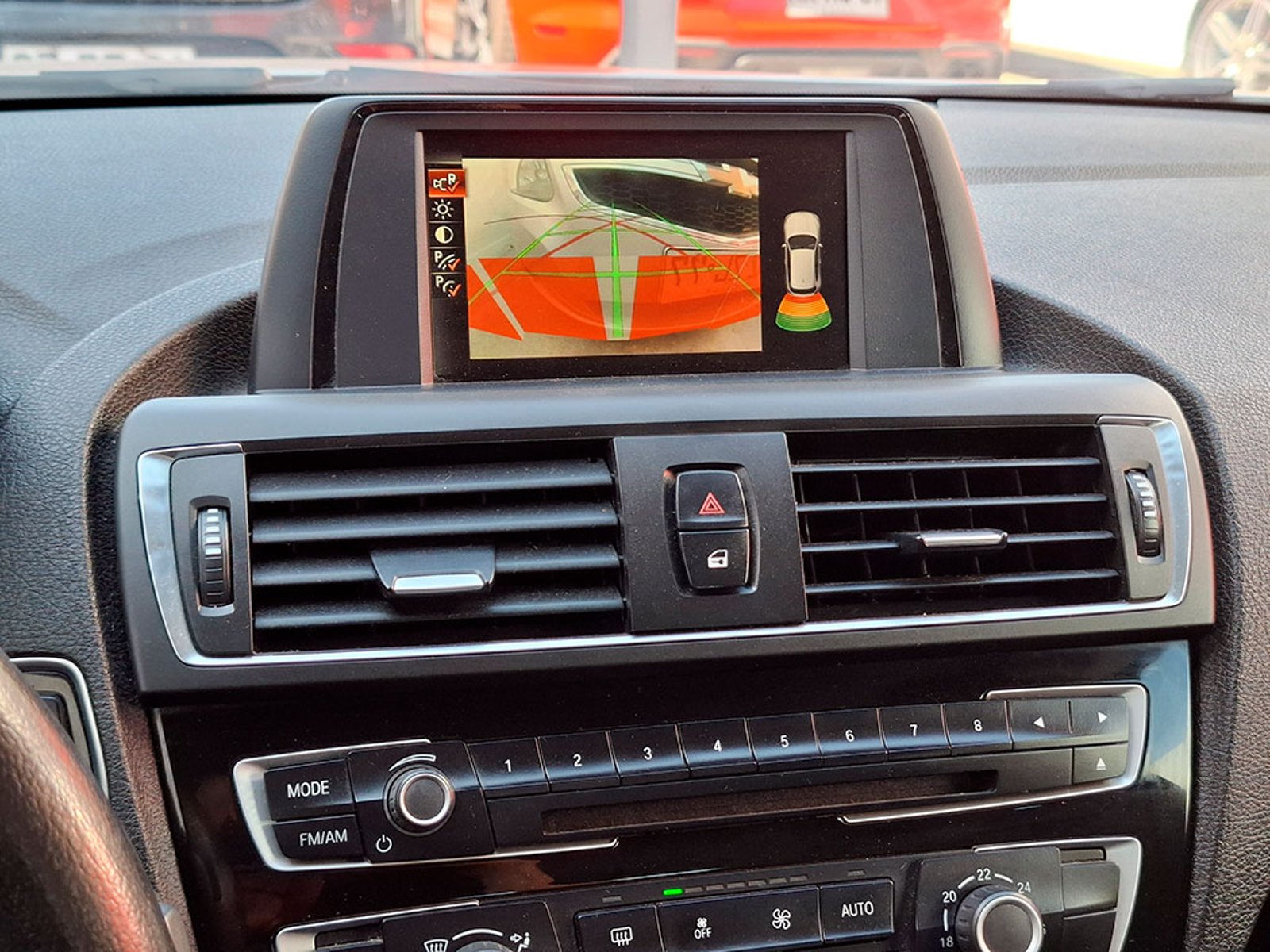 BMW 120i LCI 1.6 AUT 2016 - Imagen 18 de 20