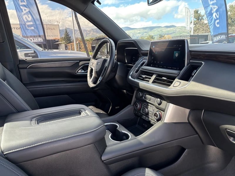 Chevrolet SUBURBAN 5.3 Z71 AT 4X4 2024 - Imagen 9 de 20