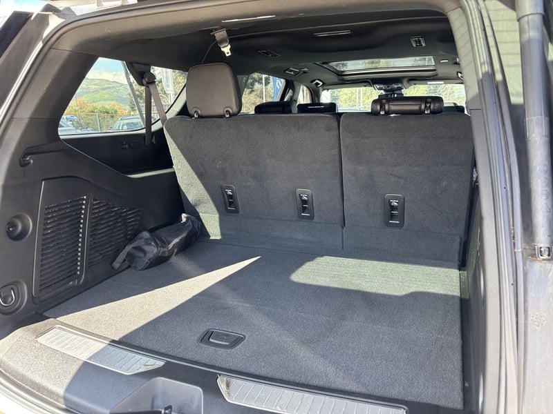 Chevrolet SUBURBAN 5.3 Z71 AT 4X4 2024 - Imagen 17 de 20