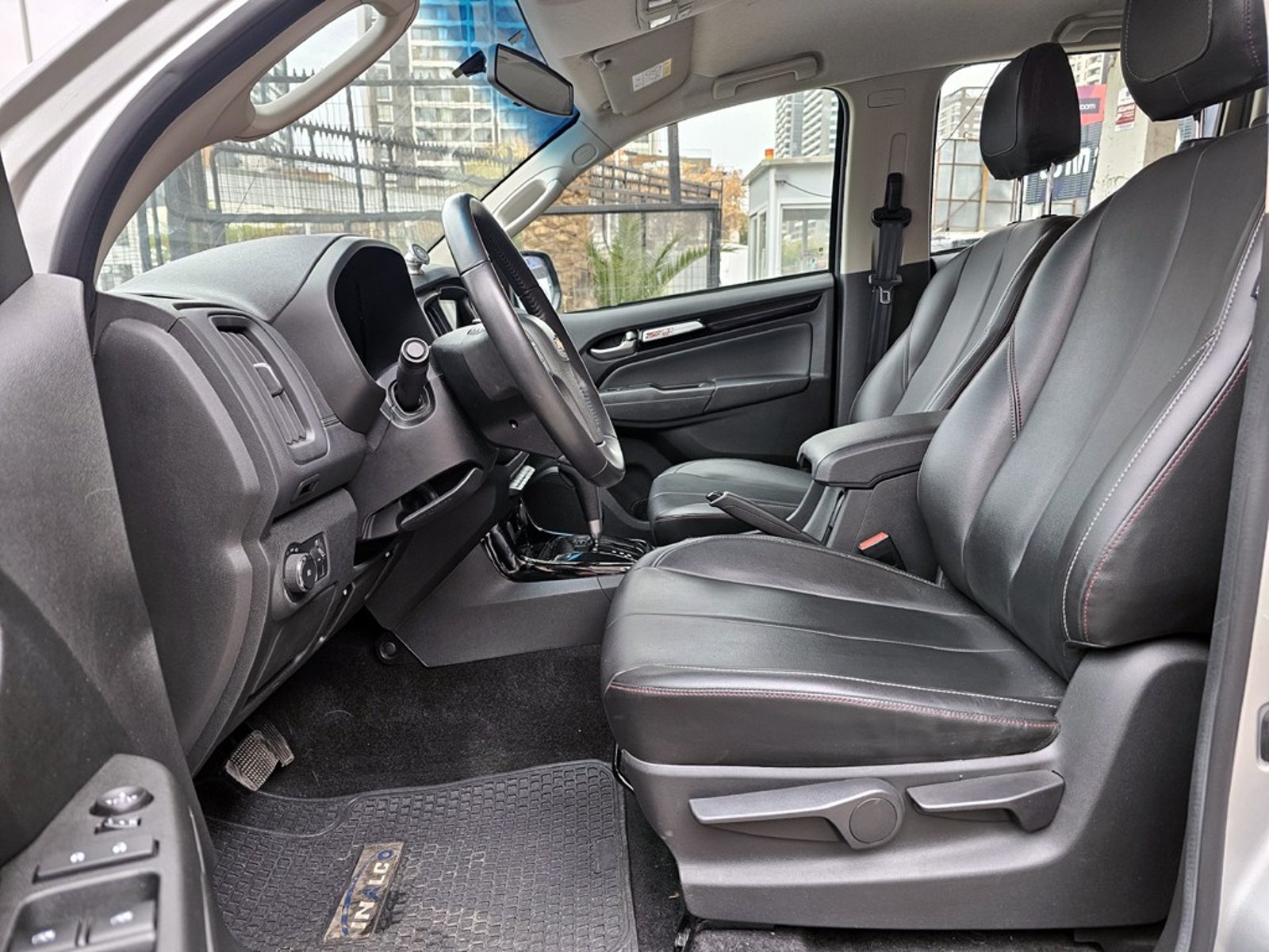 Chevrolet COLORADO 2.8 Z71 2023 - Imagen 16 de 20