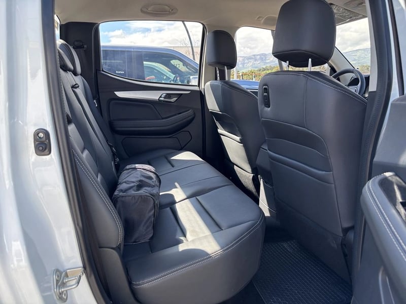 JIM RE-MAX MT 4X4 2.5L DIESEL 2026 - Imagen 8 de 20