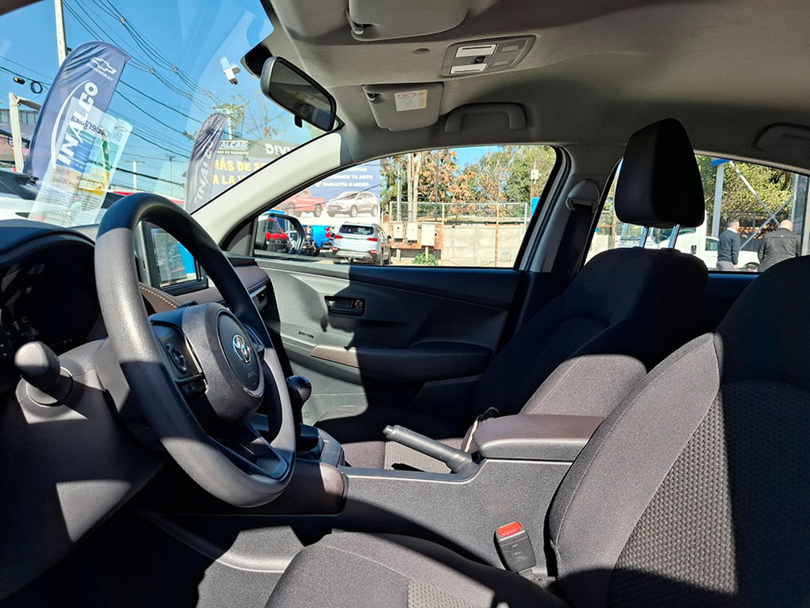 TOYOTA YARIS 1.5 XLI C 2023 - Imagen 10 de 20