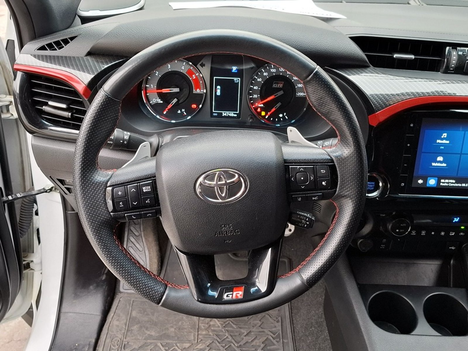 TOYOTA HILUX 2.8 GR-S SRV 2024 - Imagen 15 de 20