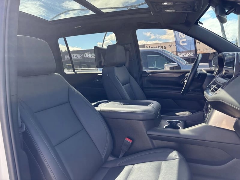 Chevrolet SUBURBAN 5.3 Z71 AT 4X4 2024 - Imagen 10 de 20