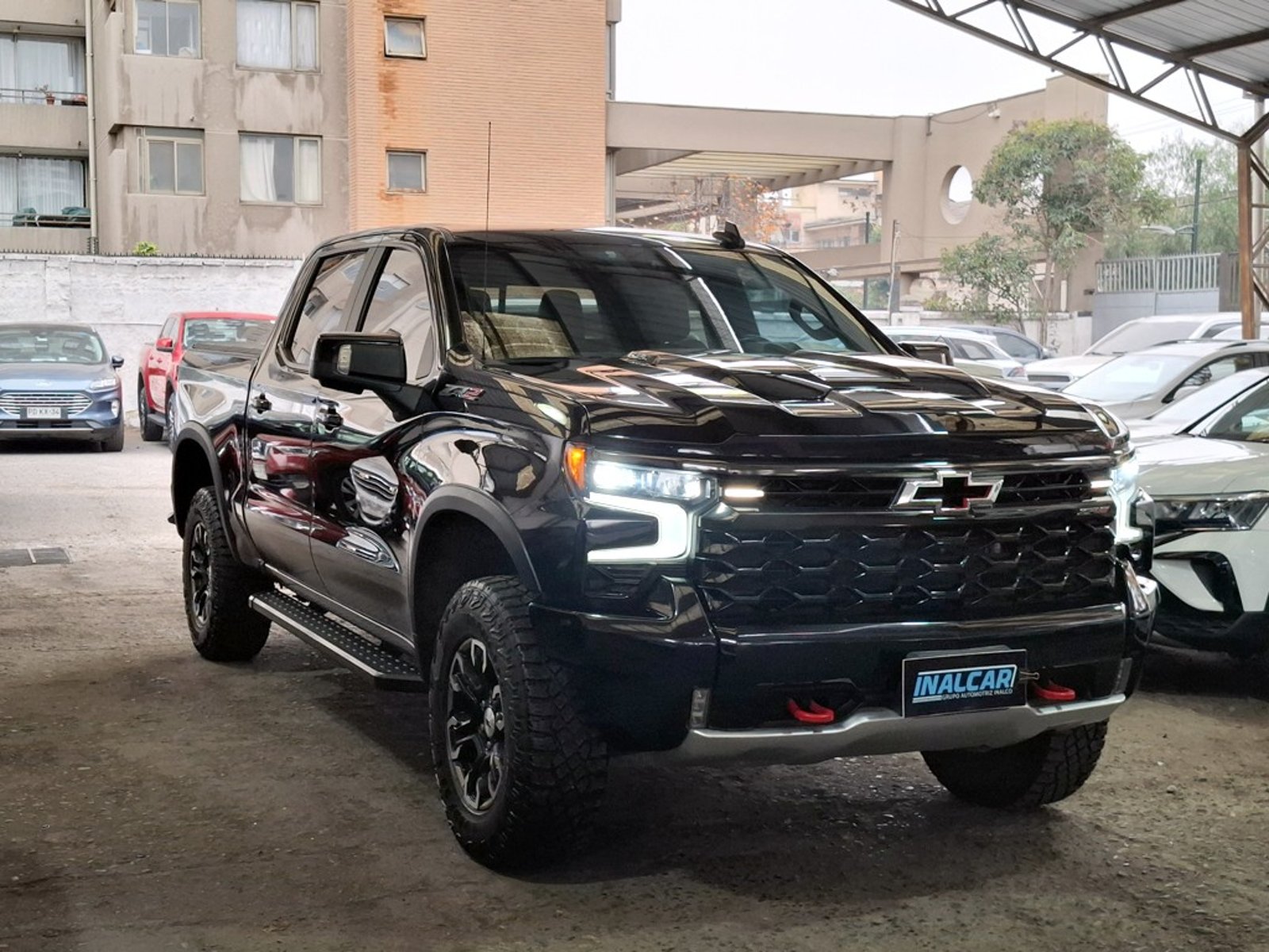 CHEVROLET SILVERADO 6.2 ZR2 2024 - Imagen 3 de 20