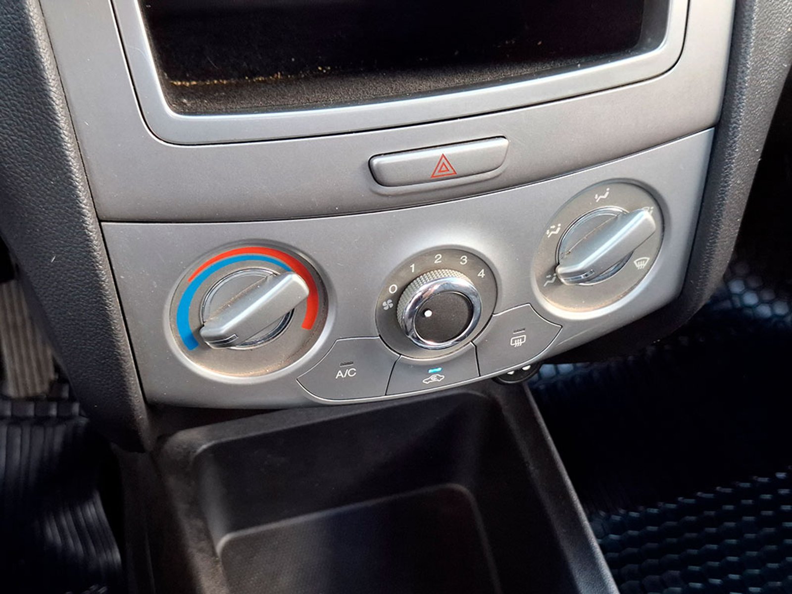 CHEVROLET SAIL CLASSIC LT 1.4 2016 - Imagen 16 de 20