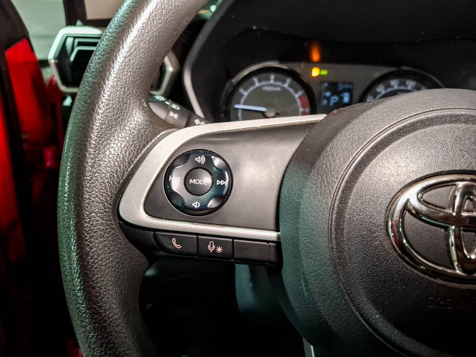 TOYOTA RAIZE 1.2 E 4X2 AT CVT 2023 - Imagen 13 de 16