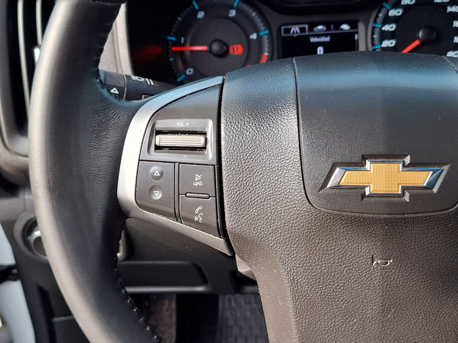 Chevrolet COLORADO DCAB 4X4 2.8 AT 2023 - Imagen 15 de 20