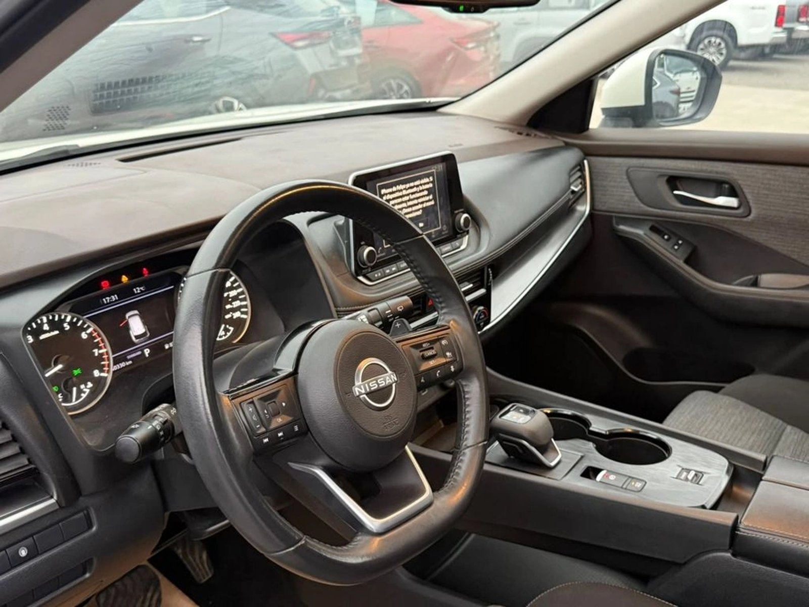 Nissan X-TRAIL 4X2 7P CVT 2.5 2023 - Imagen 11 de 19