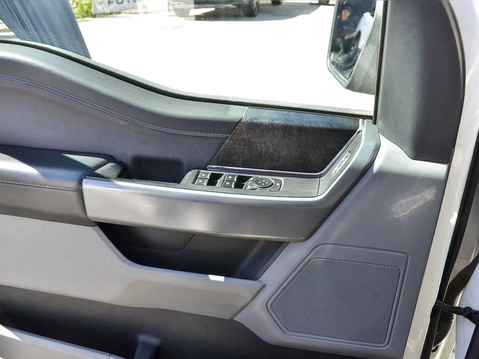 FORD F-150 XLT 4X4 5.0L AUT 2022 - Imagen 13 de 15