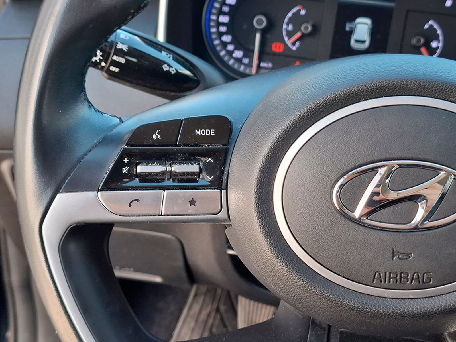 HYUNDAI TUCSON 2.0 NX4 PLUS 2023 - Imagen 13 de 20