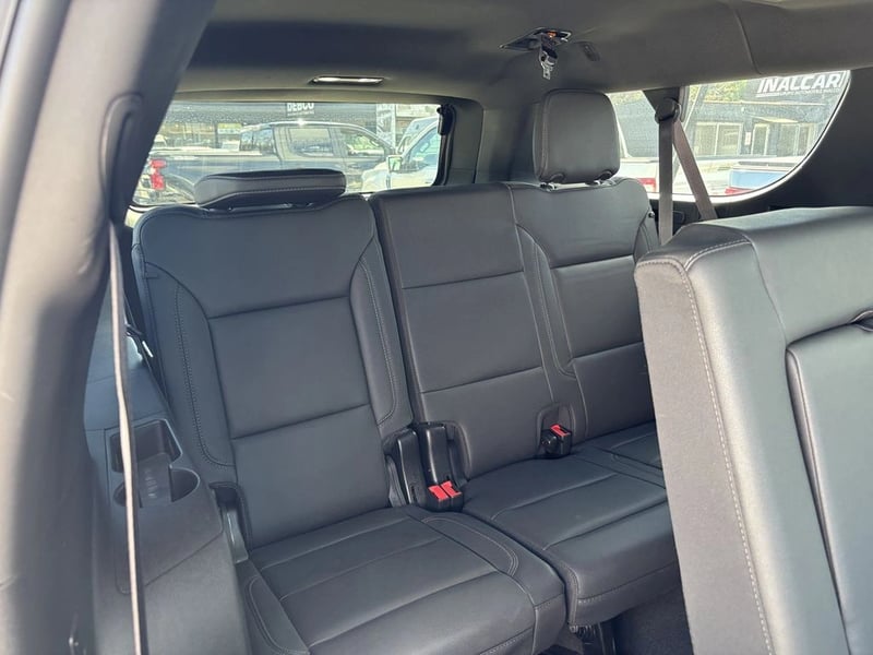 Chevrolet SUBURBAN 5.3 Z71 AT 4X4 2024 - Imagen 13 de 20