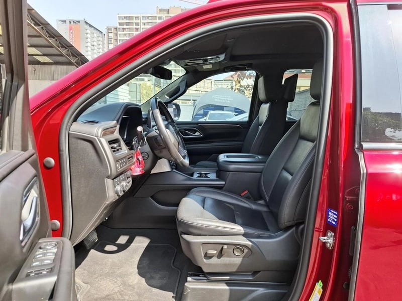 Chevrolet SUBURBAN 5.3 2023 - Imagen 14 de 20