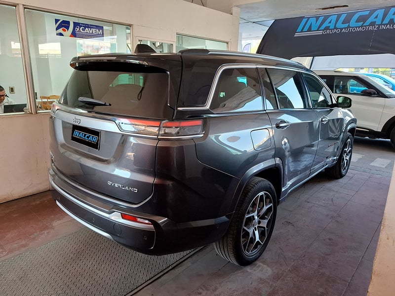 Jeep COMMANDER OVERLAND 4X4 2.0 AUT 2023 - Imagen 9 de 20