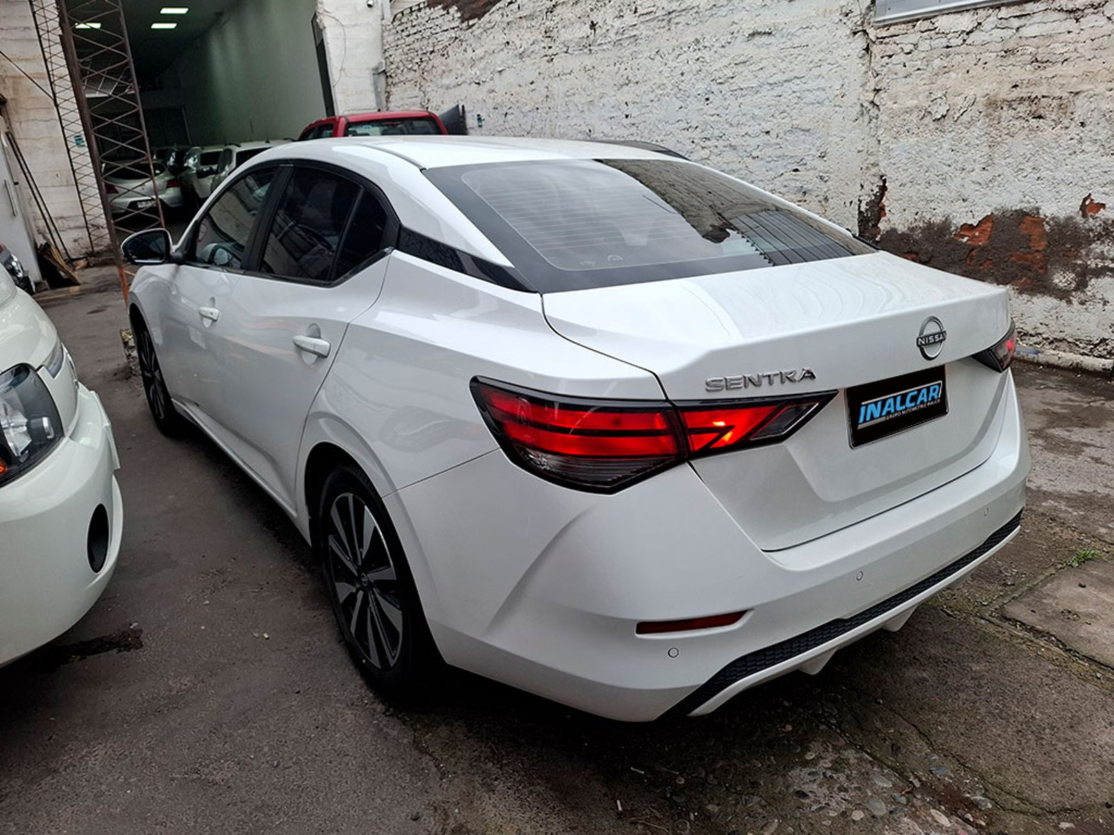 Nissan SENTRA 2.0 ADVANCE 2025 - Imagen 7 de 18