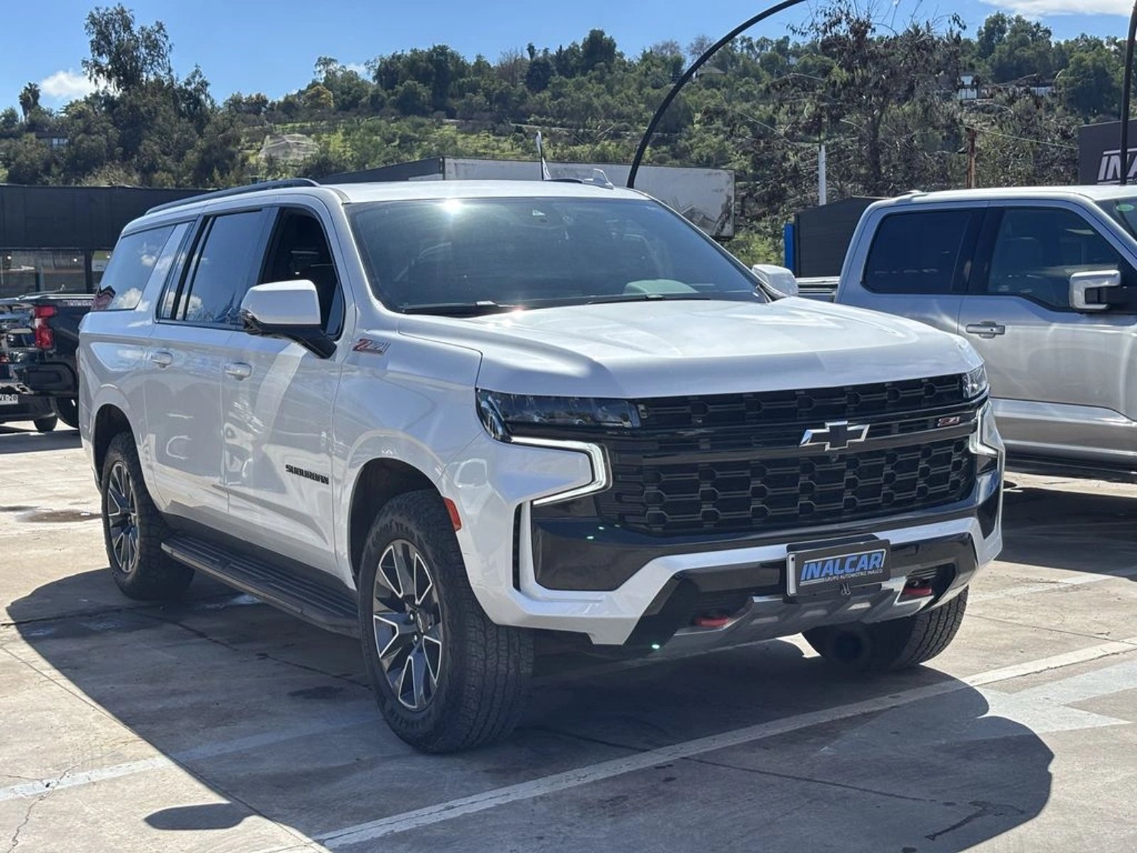 Chevrolet SUBURBAN 5.3 Z71 AT 4X4 2024 - Foto 3 de 20