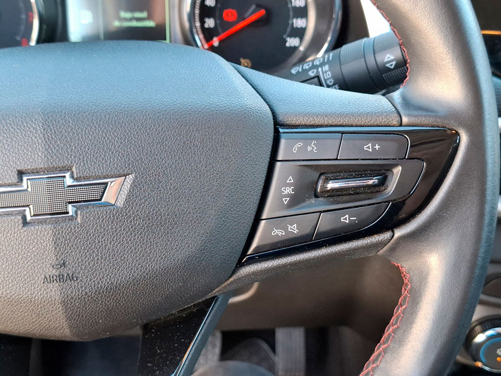 CHEVROLET TRACKER 1.2T LTZ R 2025 - Imagen 14 de 20