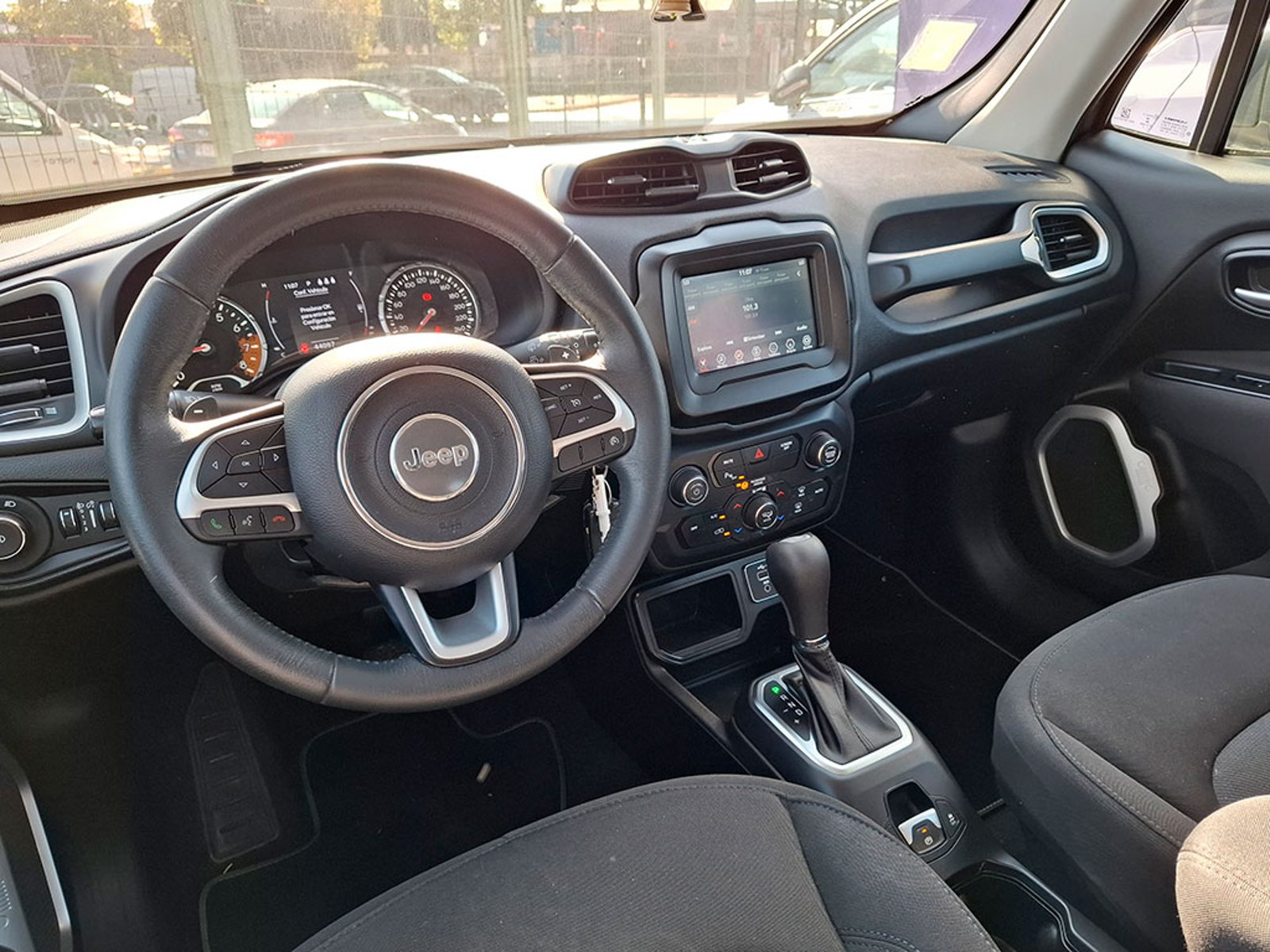 JEEP RENEGADE 1.8 SPORT LX 2023 - Imagen 11 de 20