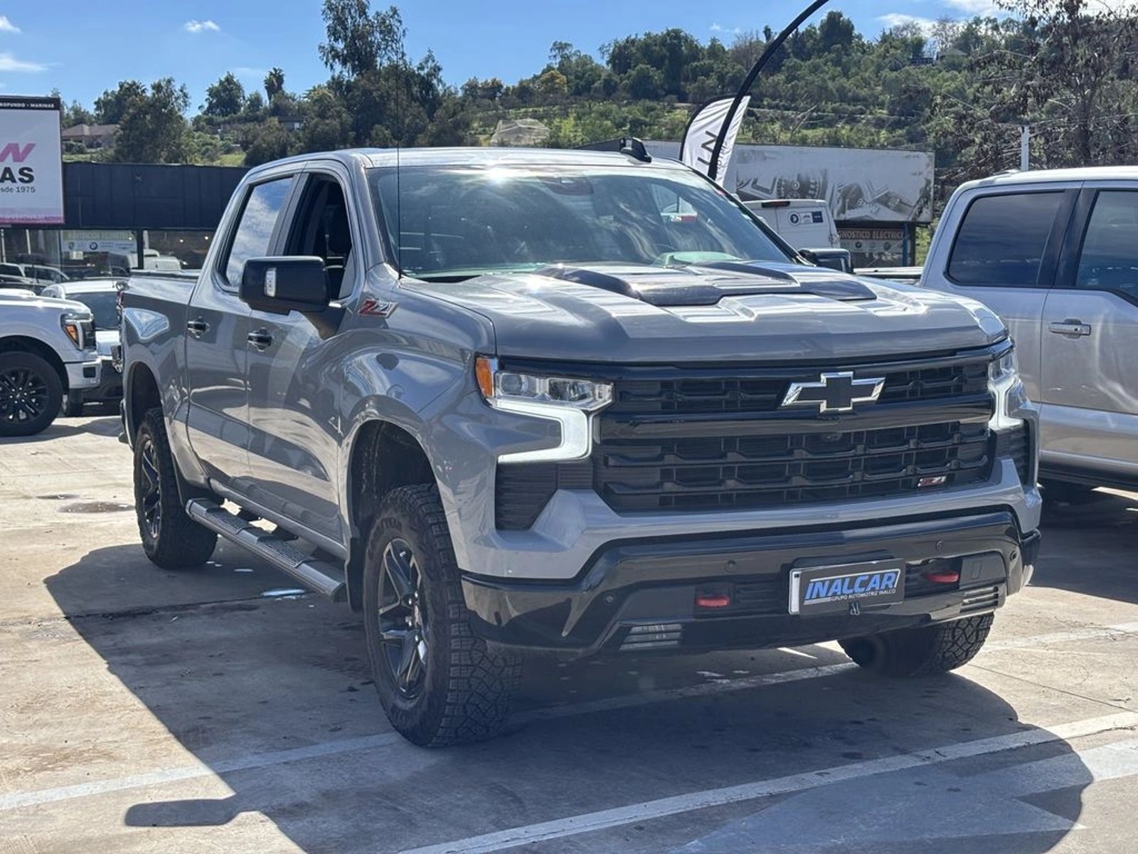 Chevrolet SILVERADO 5.3 Z71 TRAILBOSS AT 4X4 2025 - Foto 3 de 20