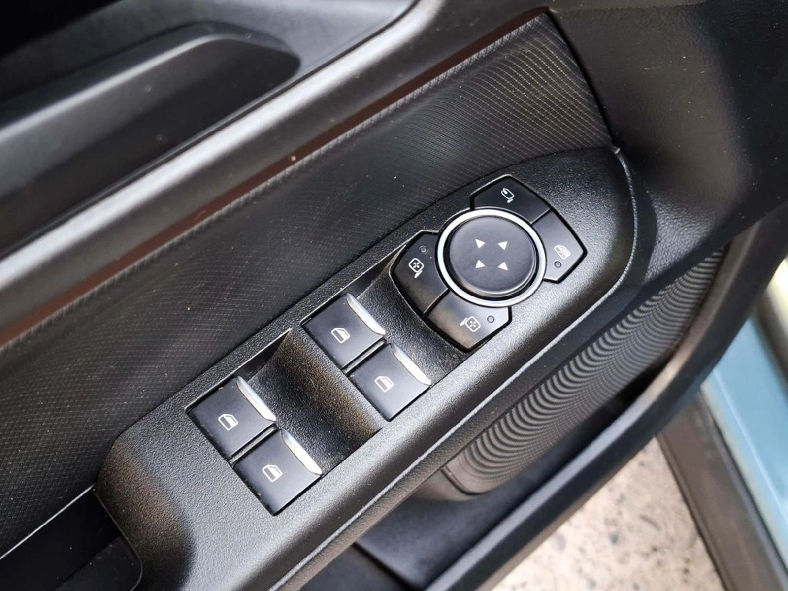 Ford BRONCO 2.0 AUT 2023 - Imagen 13 de 20