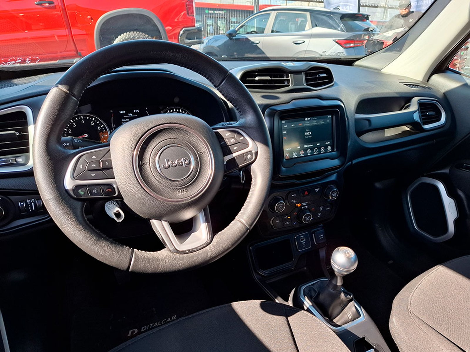 Jeep RENEGADE 1.8 SPORT LX 2023 - Imagen 13 de 20