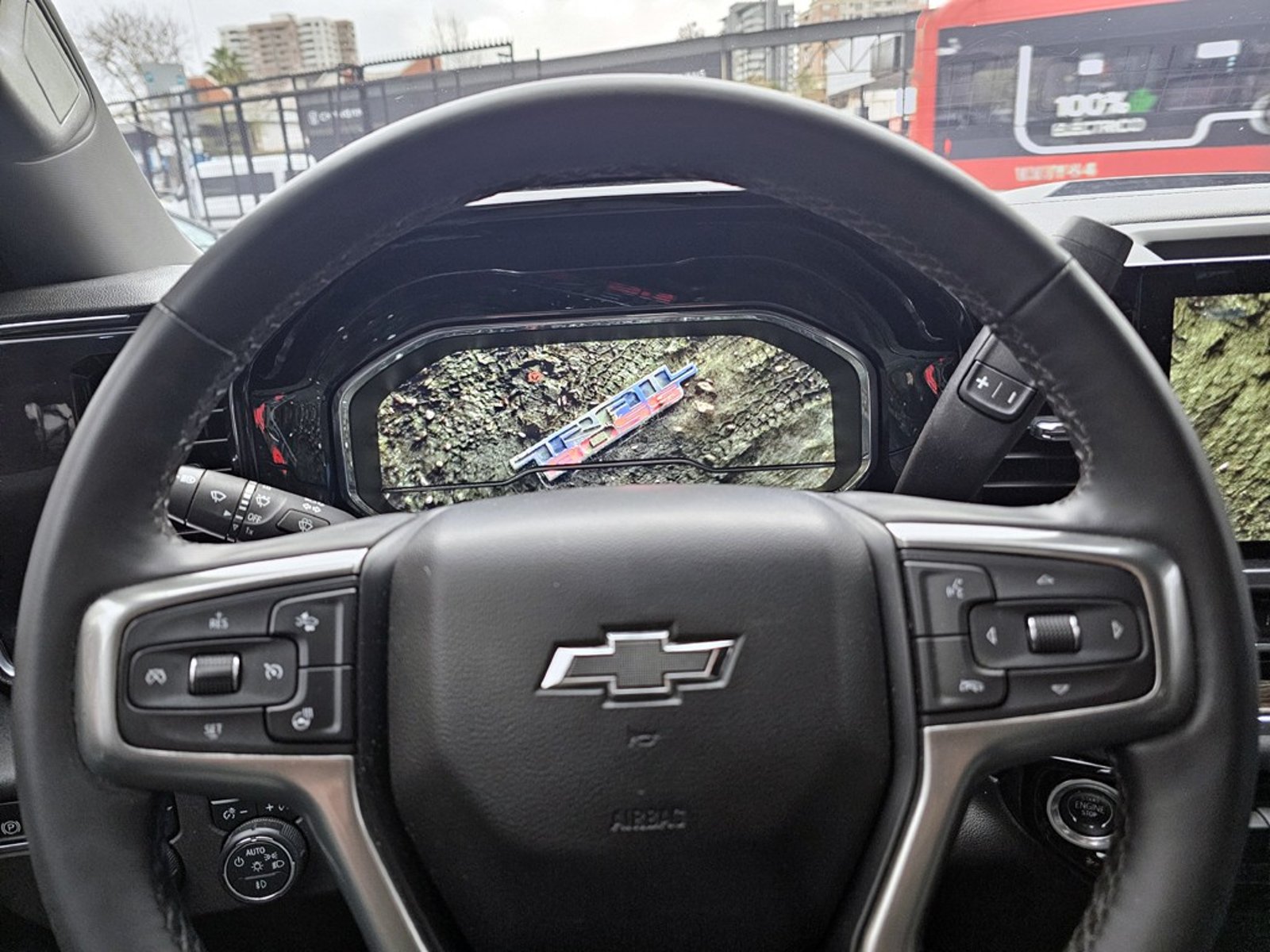 Chevrolet SILVERADO 6.2 ZR2 2023 - Imagen 19 de 20