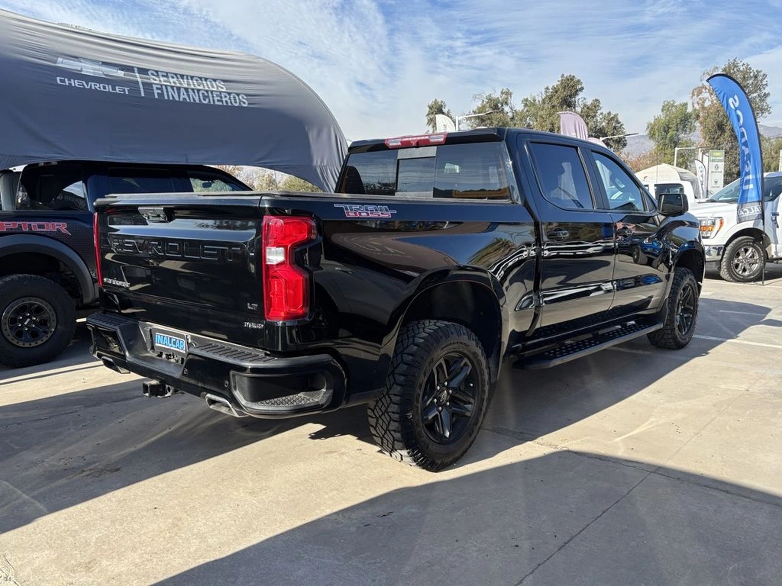 CHEVROLET SILVERADO 5.3 LT TRAIL BOSS Z71 4X4 AT 4P 2023 - Imagen 11 de 20