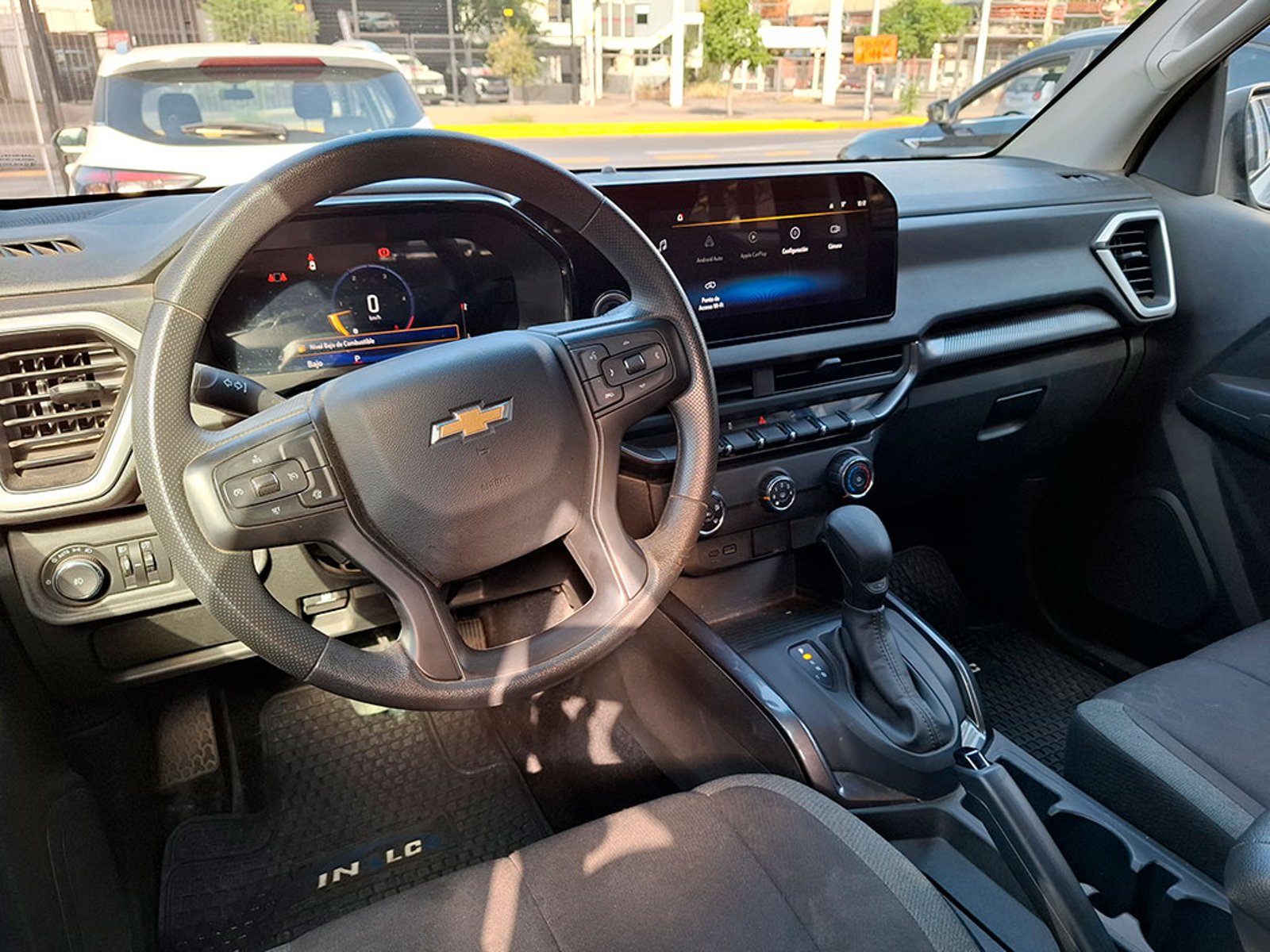 CHEVROLET COLORADO 2.8 WT 4WD 2025 - Imagen 13 de 20