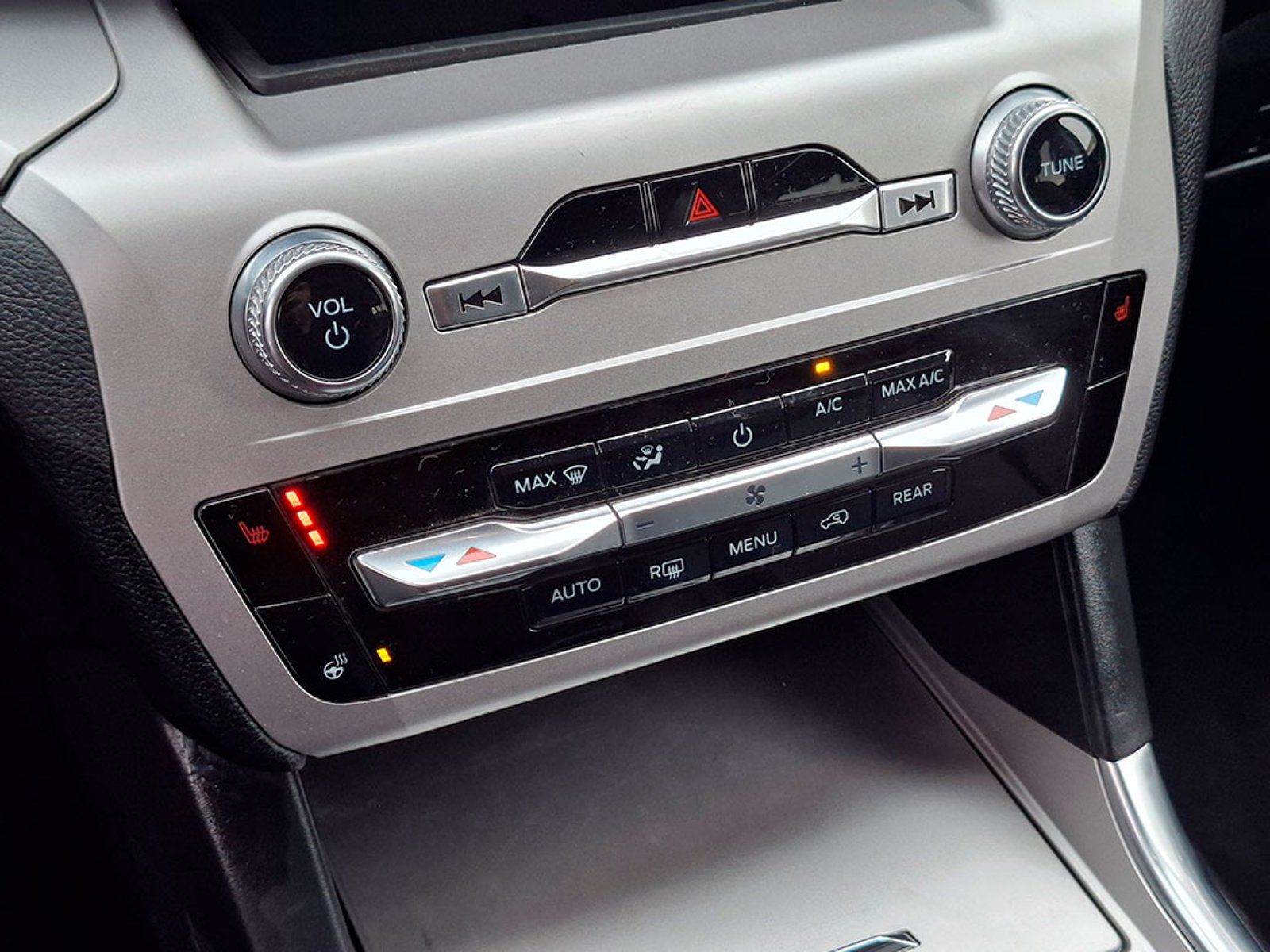 FORD EXPLORER XLT 2.3 AUT 2023 - Imagen 18 de 20