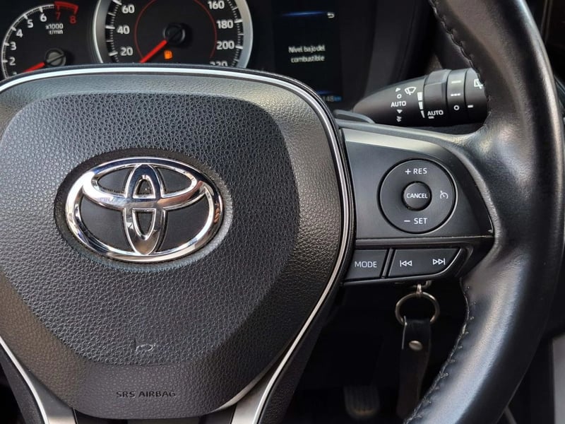 Toyota COROLLA CROSS 2.0 2023 - Imagen 17 de 20